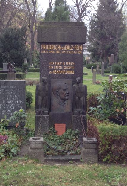 Grabstein Friedrich Baron von Falz-Fein, Alter Friedhof der Zwölf-Apostel-Gemeinde, Berlin-Schöneberg